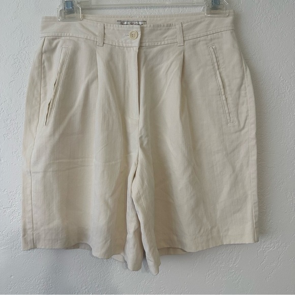 Vintage Tommy Bahama Silk Bermuda Shorts Jorts Cream size US 4 Pleated - Picture 8 of 8